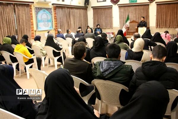مراسم تجلیل از دانشجویان رتبه برتر کنکور سراسری در دفتر امام جمعه بخش رودهن