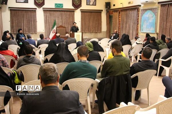 مراسم تجلیل از دانشجویان رتبه برتر کنکور سراسری در دفتر امام جمعه بخش رودهن
