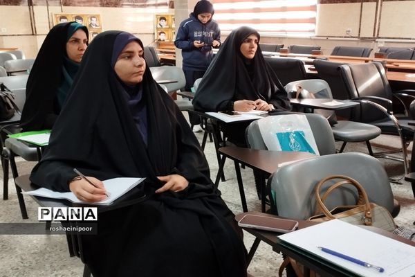 برگزاری  کارگاه توانمندسازی دبیران درس تفکر و سبک زندگی در شهرستان فیروزکوه