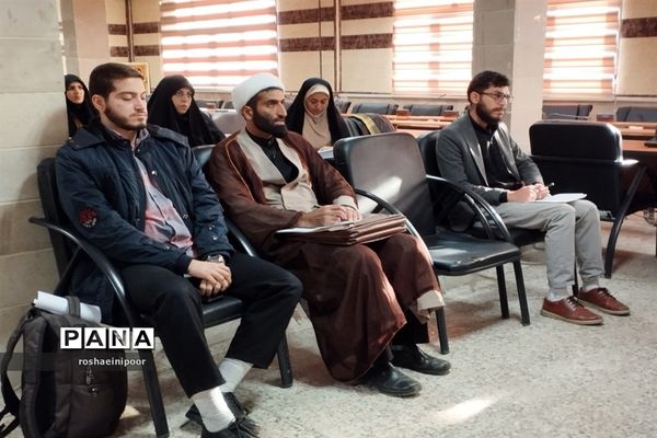 برگزاری  کارگاه توانمندسازی دبیران درس تفکر و سبک زندگی در شهرستان فیروزکوه