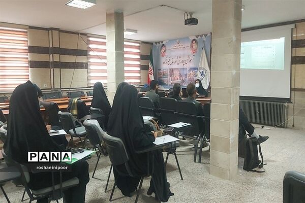 برگزاری  کارگاه توانمندسازی دبیران درس تفکر و سبک زندگی در شهرستان فیروزکوه