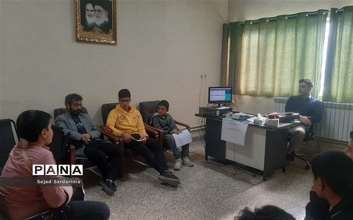 همیار مشاوران به حل چالش‌های خود دانش‌آموزان کمک می‌کند
