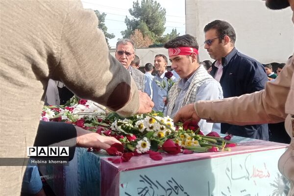 مراسم استقبال از پیکر شهید گمنام درمدرسه پسرانه خورسندیان(۲)