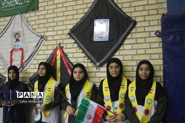 دانش‌آموزان بوشهری با شهید گمنام وداع کردند