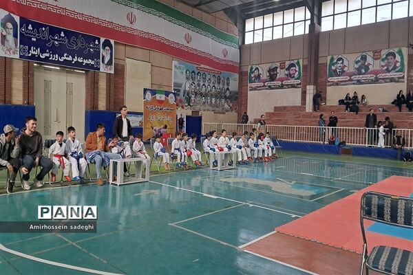مسابقات کاراته در باشگاه ورزشی ایثار اندیشه