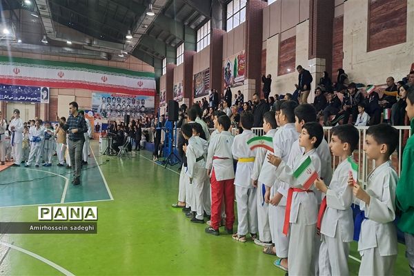 مسابقات کاراته در باشگاه ورزشی ایثار اندیشه