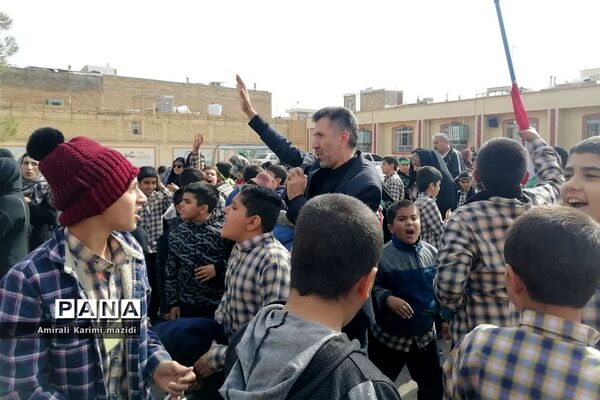 تشییع شهید گمنام در دبستان غنچه ها ولایت 2 ناحیه 3 شیراز