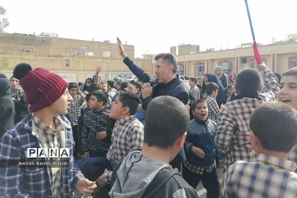 تشییع شهید گمنام در دبستان غنچه ها ولایت 2 ناحیه 3 شیراز