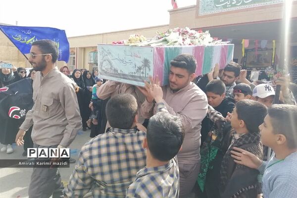 تشییع شهید گمنام در دبستان غنچه ها ولایت 2 ناحیه 3 شیراز