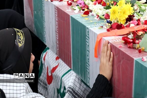 تشییع شهید زهرایی تبار در مدارس شهرستان میبد