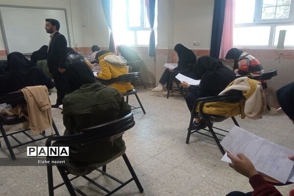 اجرای آزمون پایش در مدرسه نمونه شهید نصرتی خلیل آباد