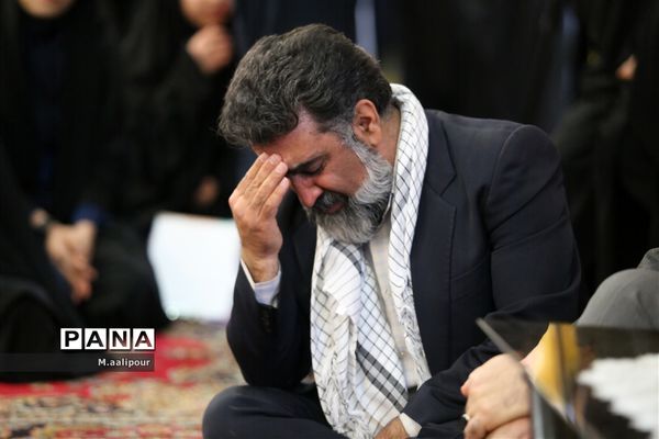 استقبال دانش‌آموزان از شهدای گمنام