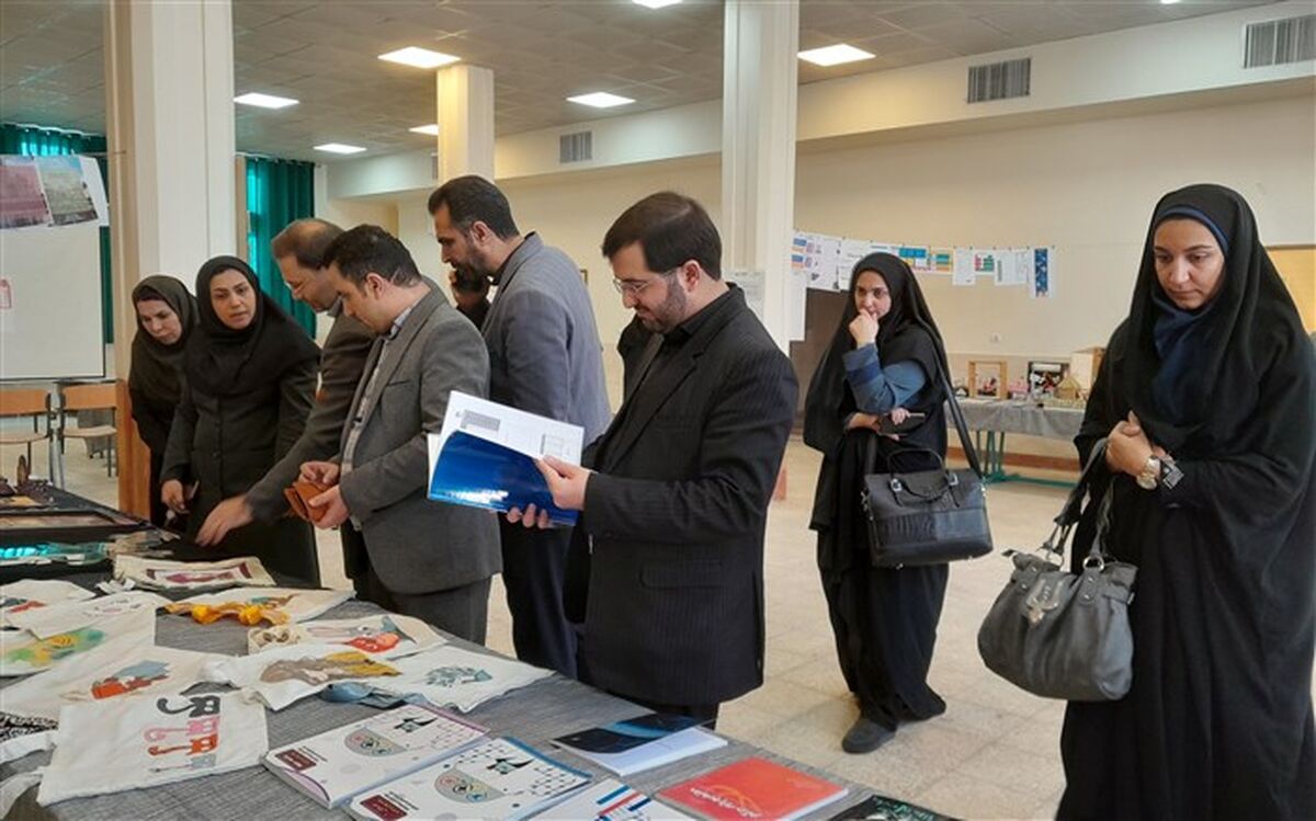 نمایشگاه دستاوردهای دانش‌آموزان متوسطه دبیرستان استعداد درخشان ملارد/فیلم