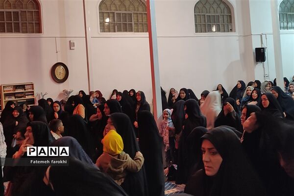 تشییع پیکر مطهر شهید گمنام بر دوش نماز گزاران شهرستان آباده
