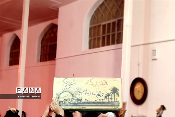 تشییع پیکر مطهر شهید گمنام بر دوش نماز گزاران شهرستان آباده