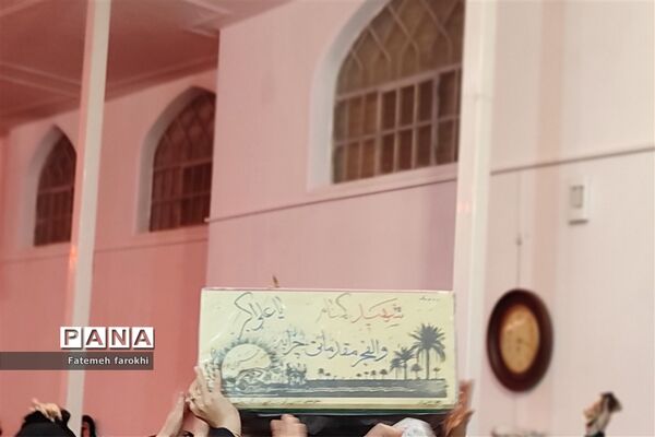 تشییع پیکر مطهر شهید گمنام بر دوش نماز گزاران شهرستان آباده