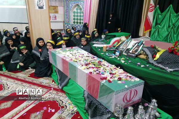 استقبال از پیکر مطهر شهید گمنام در مدرسه شاهد مریم قم