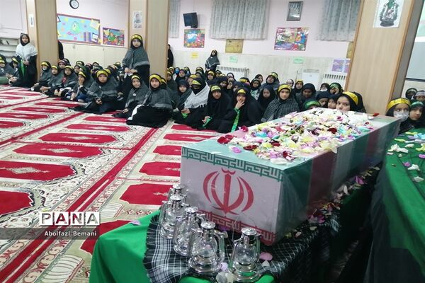 استقبال از پیکر مطهر شهید گمنام در مدرسه شاهد مریم قم