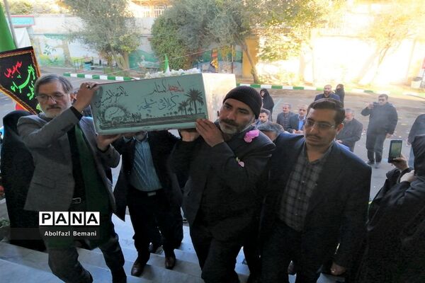 استقبال از پیکر مطهر شهید گمنام در مدرسه شاهد مریم قم