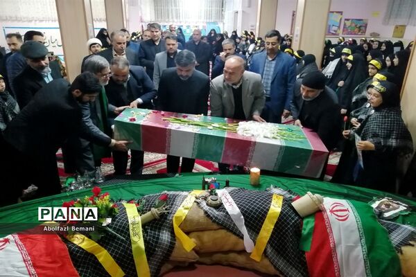 استقبال از پیکر مطهر شهید گمنام در مدرسه شاهد مریم قم