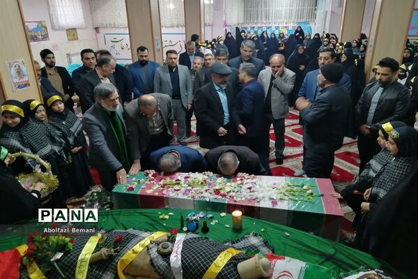 استقبال از پیکر مطهر شهید گمنام در مدرسه شاهد مریم قم