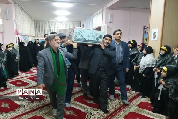 استقبال از پیکر مطهر شهید گمنام در مدرسه شاهد مریم قم