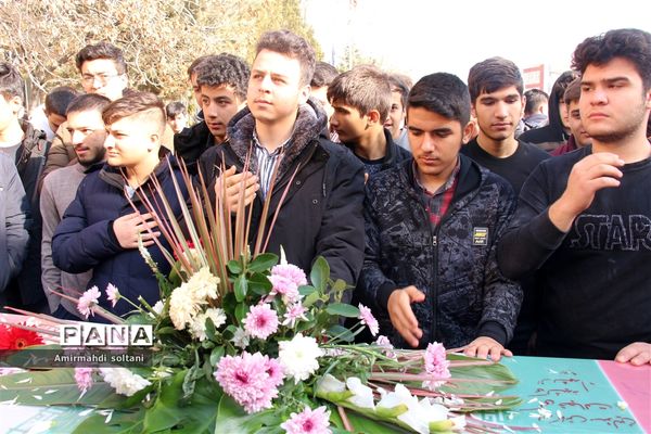 تشیع مهمان فاطمی در مدرسه شاهد تبریز