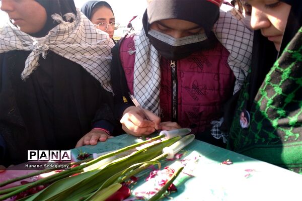 دبیرستان دخترانه فرزانگان 3 ناحیه 3 شیراز میزبان شهید گمنام شد