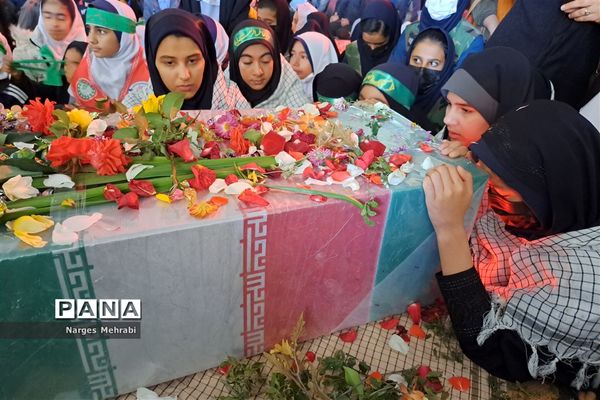 استقبال مردم شهر سورمق از پیکر مطهر شهید گمنام