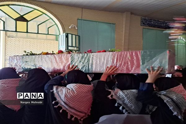 استقبال مردم شهر سورمق از پیکر مطهر شهید گمنام