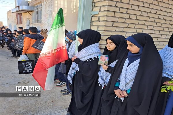 استقبال مردم شهر سورمق از پیکر مطهر شهید گمنام