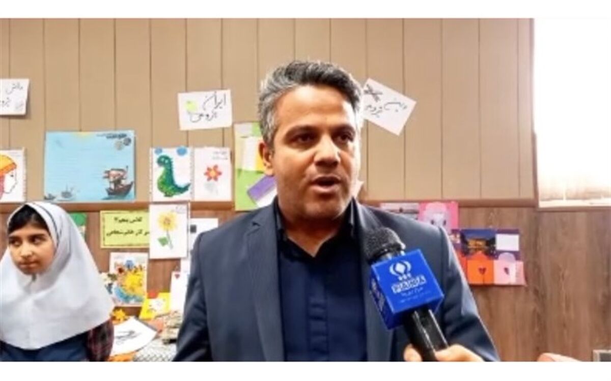 نواخته شدن زنگ پژوهش در دبستان دخترانه شهید قضاوی ناحیه  اصفهان۴