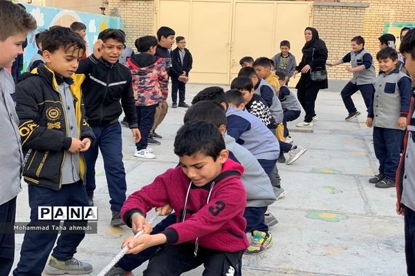 اجرای طرح مدام درمدرسه معلم شهرآشخانه