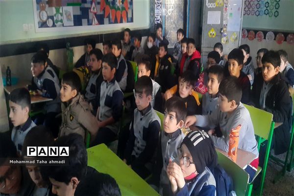 اجرای طرح مدام درمدرسه معلم شهرآشخانه