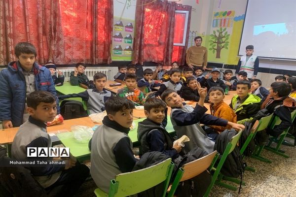 اجرای طرح مدام درمدرسه معلم شهرآشخانه