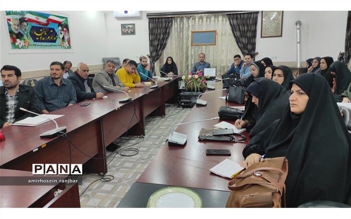 یکی از وظایف مربیان پرورشی در مدارس برپایی کرسی‌های آزاداندیشی است