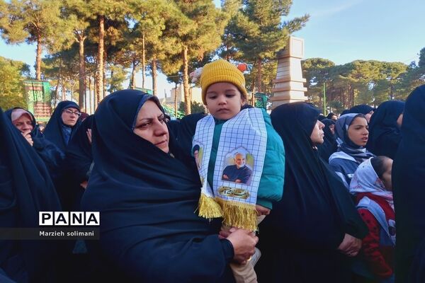 تشییع شهدای گمنام در نجف آباد