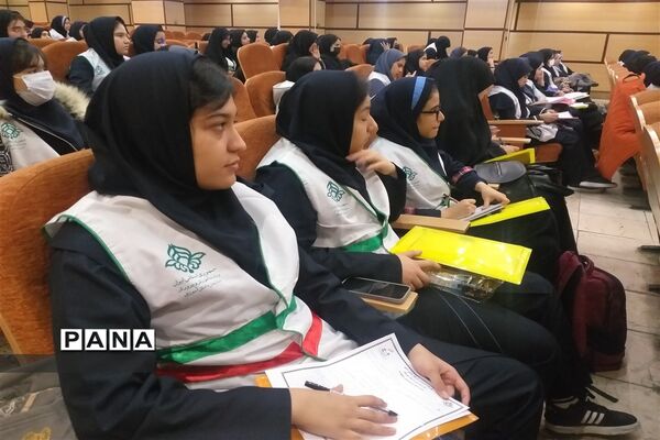 کارگاه آموزشی طرح هر مدرسه یک خبرنگار  ویژه مدارس دخترانه مقطع متوسطه آموزش و پرورش منطقه۴