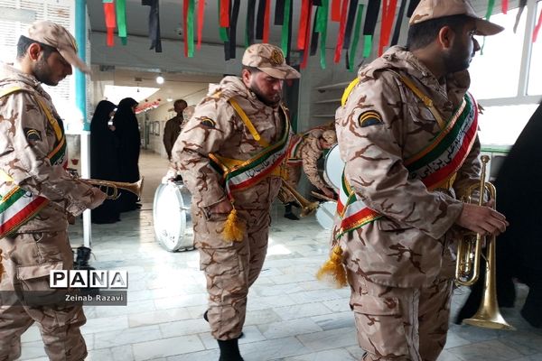 تشییع شهید گمنام در دبیرستان فرزانگان شهیده حسنی سعدی ناحیه چهار استان قم