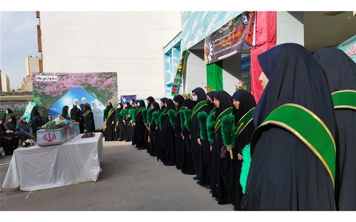 دانش‌آموزان اهداف شهدا را مطالعه  کنند و ادامه‌دهنده راه آنها باشند