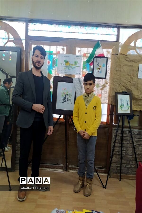 افتتاحیه نمایشگاه نقاشی دانش‌آموز پیشتاز ابوالفضل ترخانی از دبستان کوشا شهرستان بجنورد