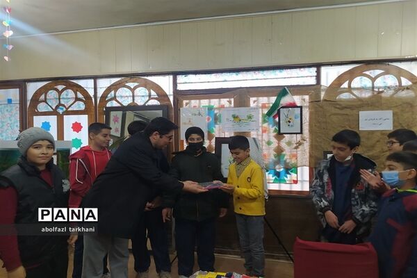 افتتاحیه نمایشگاه نقاشی دانش‌آموز پیشتاز ابوالفضل ترخانی از دبستان کوشا شهرستان بجنورد