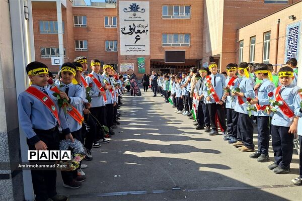 تشییع شهید گمنام در دبستان معارف 6 ناحیه 3 شیراز