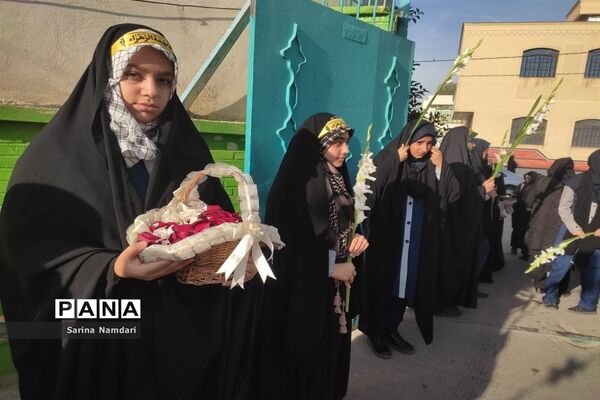 وداع با شهید گمنام در دبیرستان امام حسن عسکری2 ناحیه 3 شیراز
