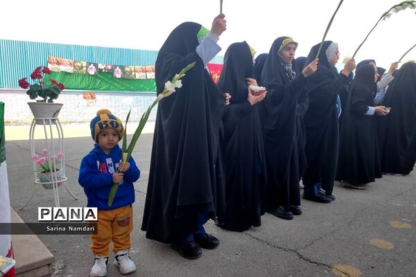 وداع با شهید گمنام در دبیرستان امام حسن عسکری2 ناحیه 3 شیراز
