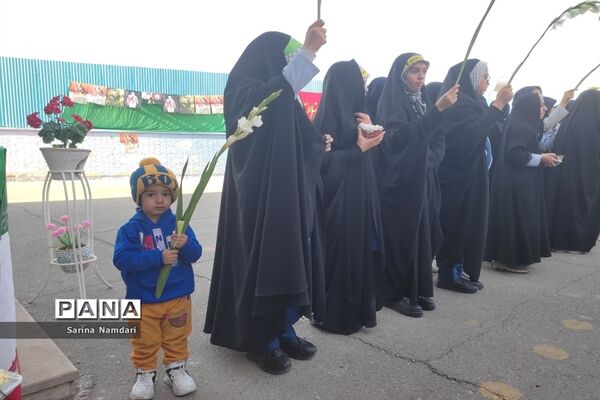 وداع با شهید گمنام در دبیرستان امام حسن عسکری2 ناحیه 3 شیراز