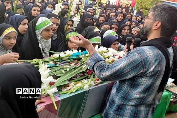 وداع با شهید گمنام در دبیرستان امام حسن عسکری2 ناحیه 3 شیراز