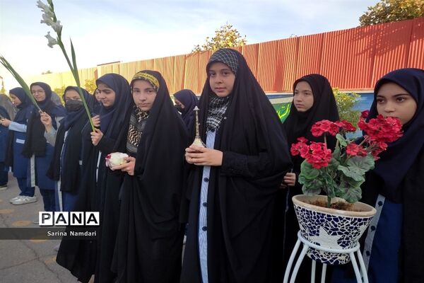 وداع با شهید گمنام در دبیرستان امام حسن عسکری2 ناحیه 3 شیراز