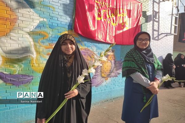 وداع با شهید گمنام در دبیرستان امام حسن عسکری2 ناحیه 3 شیراز