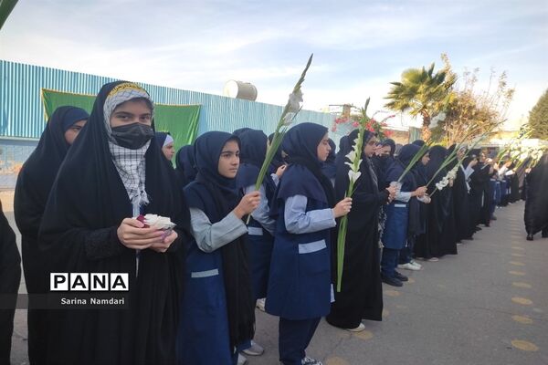 وداع با شهید گمنام در دبیرستان امام حسن عسکری2 ناحیه 3 شیراز